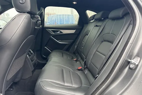 DK22WRD Jaguar F-Pace 2.0 P400e 17.1kWh R-Dynamic SE Auto AWD Euro 6 (s/s) 5dr Thumbnail #34