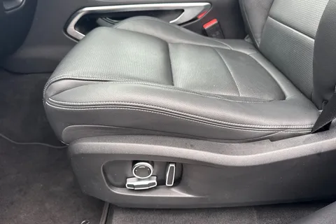 DK22WRD Jaguar F-Pace 2.0 P400e 17.1kWh R-Dynamic SE Auto AWD Euro 6 (s/s) 5dr Thumbnail #38