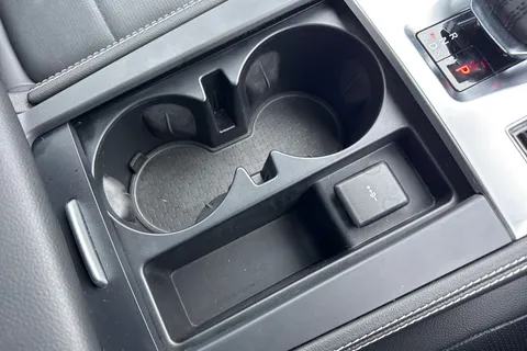 DK22WRD Jaguar F-Pace 2.0 P400e 17.1kWh R-Dynamic SE Auto AWD Euro 6 (s/s) 5dr Thumbnail #42