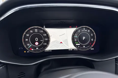 DK22WRD Jaguar F-Pace 2.0 P400e 17.1kWh R-Dynamic SE Auto AWD Euro 6 (s/s) 5dr Thumbnail #46