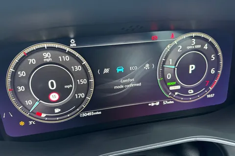 DK22WRD Jaguar F-Pace 2.0 P400e 17.1kWh R-Dynamic SE Auto AWD Euro 6 (s/s) 5dr Thumbnail #50