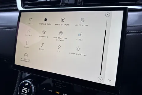 DK22WRD Jaguar F-Pace 2.0 P400e 17.1kWh R-Dynamic SE Auto AWD Euro 6 (s/s) 5dr Thumbnail #54