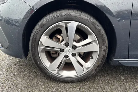 KW69EFA PEUGEOT 308 1.2 PureTech GPF GT Line Euro 6 (s/s) 5dr Thumbnail #14