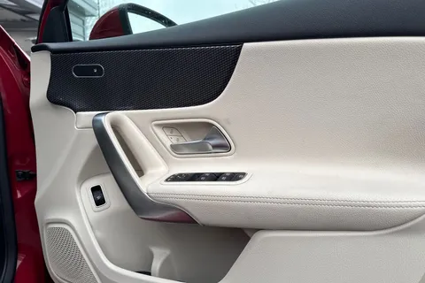 DK22VWY Mercedes-Benz A Class 1.3 A180 Sport Edition (Executive) 7G-DCT Euro 6 (s/s) 4dr Thumbnail #22