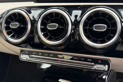 DK22VWY Mercedes-Benz A Class 1.3 A180 Sport Edition (Executive) 7G-DCT Euro 6 (s/s) 4dr Thumbnail #23