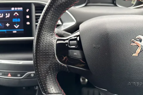 KW69EFA PEUGEOT 308 1.2 PureTech GPF GT Line Euro 6 (s/s) 5dr Thumbnail #41