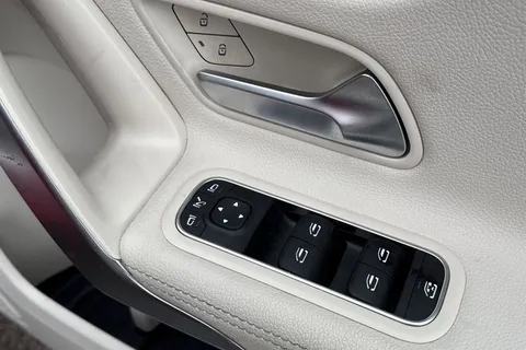 DK22VWY Mercedes-Benz A Class 1.3 A180 Sport Edition (Executive) 7G-DCT Euro 6 (s/s) 4dr Thumbnail #43