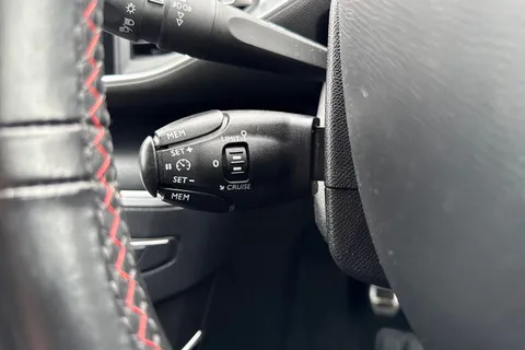 KW69EFA PEUGEOT 308 1.2 PureTech GPF GT Line Euro 6 (s/s) 5dr Thumbnail #43