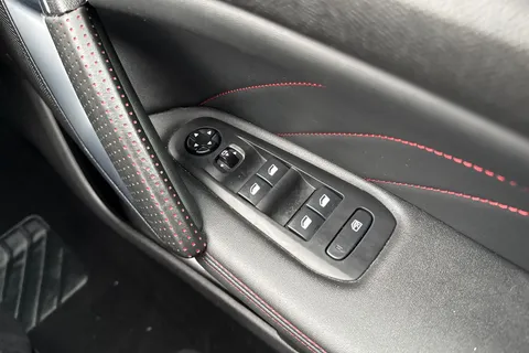 KW69EFA PEUGEOT 308 1.2 PureTech GPF GT Line Euro 6 (s/s) 5dr Thumbnail #44