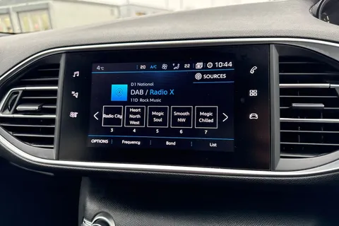 KW69EFA PEUGEOT 308 1.2 PureTech GPF GT Line Euro 6 (s/s) 5dr Thumbnail #46