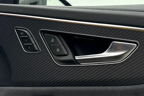 Audi RS Q8 4.0 TFSI V8 Performance Carbon Vorsprung Tiptronic quattro Euro 6 (s/s) 5dr Thumbnail #32