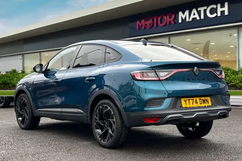 YT74DWN Renault Arkana 1.6 E-TECH esprit Alpine Auto Euro 6 (s/s) 5dr Thumbnail #3