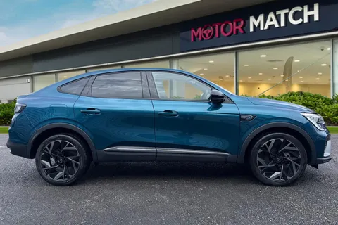 YT74DWN Renault Arkana 1.6 E-TECH esprit Alpine Auto Euro 6 (s/s) 5dr Thumbnail #4