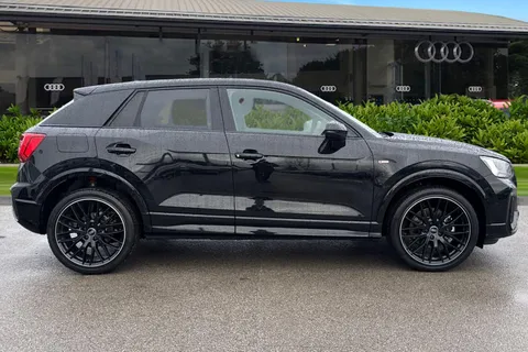  Audi Q2 1.5 TFSI CoD 35 Black Edition S Tronic Euro 6 (s/s) 5dr Thumbnail #4