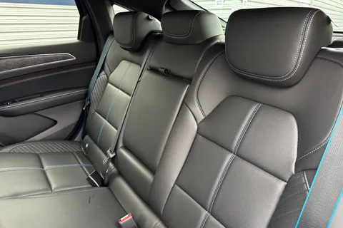 YT74DWN Renault Arkana 1.6 E-TECH esprit Alpine Auto Euro 6 (s/s) 5dr Thumbnail #20