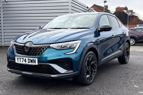 YT74DWN Renault Arkana 1.6 E-TECH esprit Alpine Auto Euro 6 (s/s) 5dr Thumbnail #26