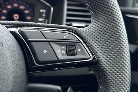  Audi A1 1.0 TFSI 30 Black Edition Sportback S Tronic Euro 6 (s/s) 5dr Thumbnail #38