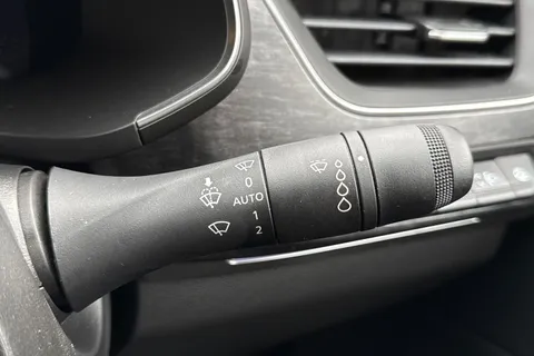 YT74DWN Renault Arkana 1.6 E-TECH esprit Alpine Auto Euro 6 (s/s) 5dr Thumbnail #42