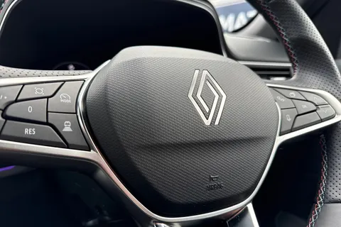 YT74DWN Renault Arkana 1.6 E-TECH esprit Alpine Auto Euro 6 (s/s) 5dr Thumbnail #51