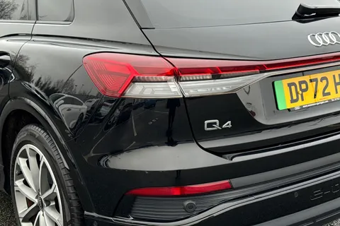 DP72HGD Audi Q4 e-tron Q4  Edition 1 50 e-tron quattro 220,00 kW Thumbnail #8