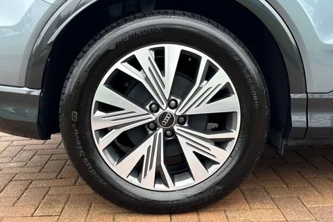 10 of 66 for Audi Q4 e-tron Q4 Sport 45 e-tron 210,00 kW