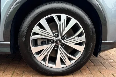 11 of 66 for Audi Q4 e-tron Q4 Sport 45 e-tron 210,00 kW