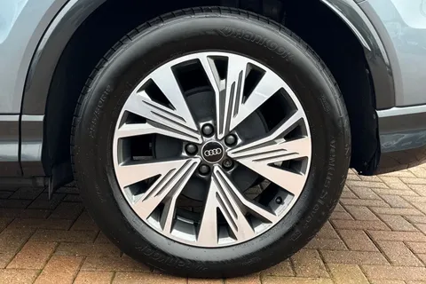 13 of 66 for Audi Q4 e-tron Q4 Sport 45 e-tron 210,00 kW