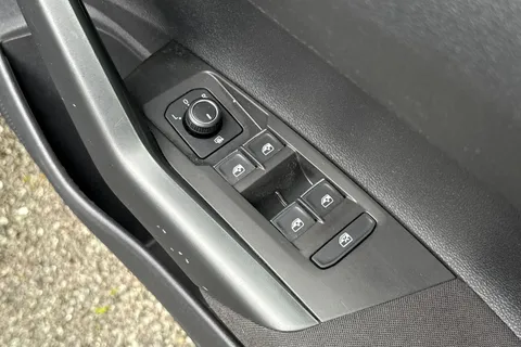 VK68EHL Volkswagen Polo 1.0 TSI SE Euro 6 (s/s) 5dr Thumbnail #22