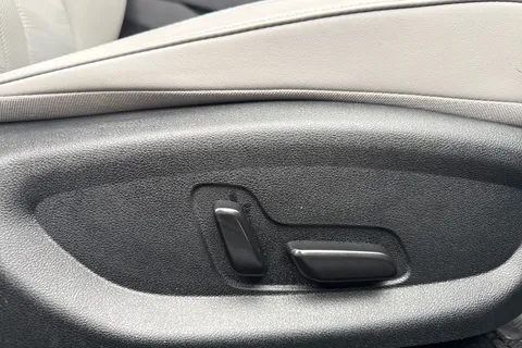 DY75WFF BYD Seal 6 1.5 DM-i 10kWh Boost CVT Auto Euro 6 (s/s) 5dr Thumbnail #30