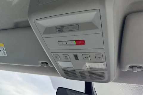 DF74GMV Volkswagen Transporter 2.0 TDI 110 Highline Van Thumbnail #35