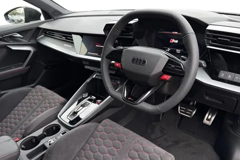  Audi RS 3 2.5 TFSI Carbon Vorsprung S Tronic quattro Euro 6 (s/s) 4dr Thumbnail #8