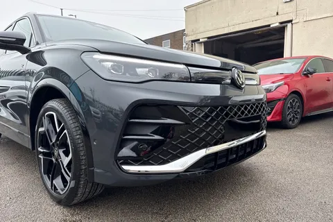  Volkswagen Tiguan 1.5 eTSI MHEV R-Line DSG Euro 6 (s/s) 5dr Thumbnail #8