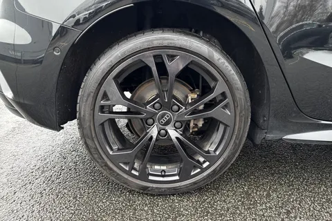 DY75UBD Audi A3 Black Edition TFSI e  204 PS S tronic Thumbnail #11