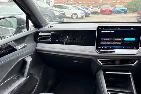  Volkswagen Tiguan 1.5 eTSI MHEV R-Line DSG Euro 6 (s/s) 5dr Thumbnail #19