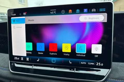  Volkswagen Tiguan 1.5 eTSI MHEV R-Line DSG Euro 6 (s/s) 5dr Thumbnail #52