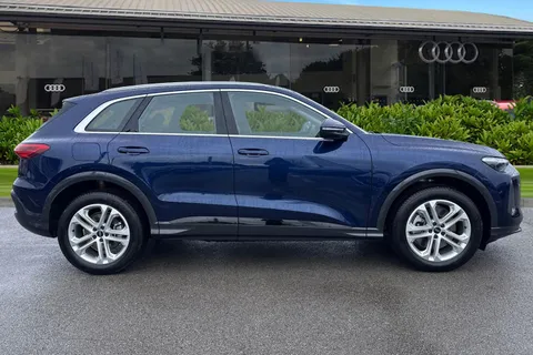  Audi Q5 2.0 TDI 40 Sport S Tronic quattro Euro 6 (s/s) 5dr Thumbnail #4