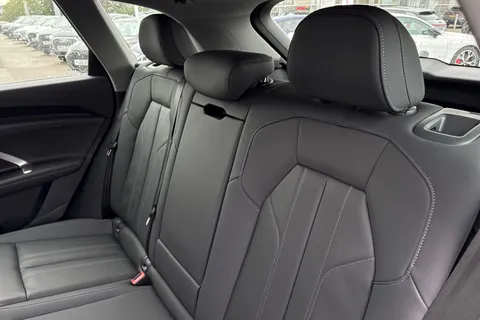  Audi Q5 2.0 TDI 40 Sport S Tronic quattro Euro 6 (s/s) 5dr Thumbnail #14