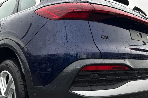  Audi Q5 2.0 TDI 40 Sport S Tronic quattro Euro 6 (s/s) 5dr Thumbnail #16