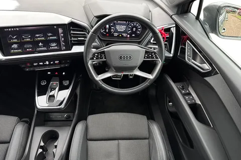 18 of 66 for Audi Q4 e-tron Q4 S line 40 e-tron 150,00 kW