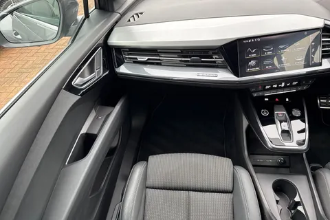 20 of 66 for Audi Q4 e-tron Q4 S line 40 e-tron 150,00 kW