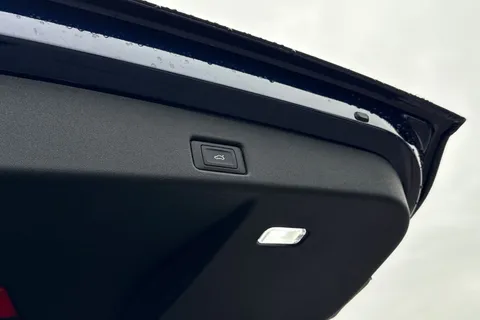  Audi Q5 2.0 TDI 40 Sport S Tronic quattro Euro 6 (s/s) 5dr Thumbnail #28