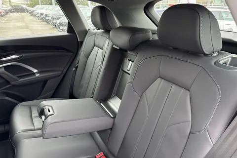  Audi Q5 2.0 TDI 40 Sport S Tronic quattro Euro 6 (s/s) 5dr Thumbnail #33