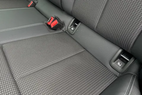 37 of 66 for Audi Q4 e-tron Q4 S line 40 e-tron 150,00 kW