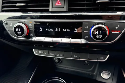 ND70NBN Audi A4 Avant 2.0 TFSI 35 Black Edition Euro 6 (s/s) 5dr Thumbnail #23