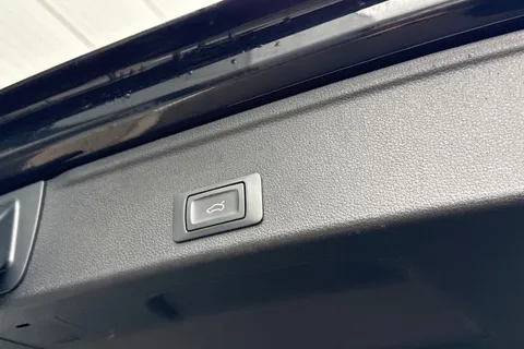 ND70NBN Audi A4 Avant 2.0 TFSI 35 Black Edition Euro 6 (s/s) 5dr Thumbnail #27