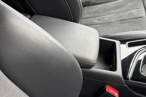 ND70NBN Audi A4 Avant 2.0 TFSI 35 Black Edition Euro 6 (s/s) 5dr Thumbnail #40