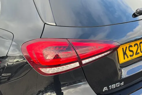 KS20VST Mercedes-Benz A Class 1.5 A180d AMG Line (Executive) 7G-DCT Euro 6 (s/s) 5dr Thumbnail #9