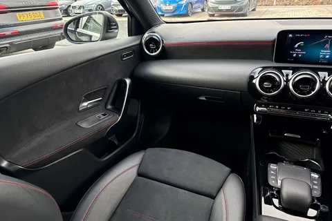 KS20VST Mercedes-Benz A Class 1.5 A180d AMG Line (Executive) 7G-DCT Euro 6 (s/s) 5dr Thumbnail #21
