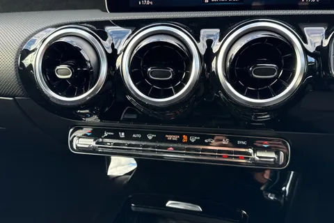 KS20VST Mercedes-Benz A Class 1.5 A180d AMG Line (Executive) 7G-DCT Euro 6 (s/s) 5dr Thumbnail #23