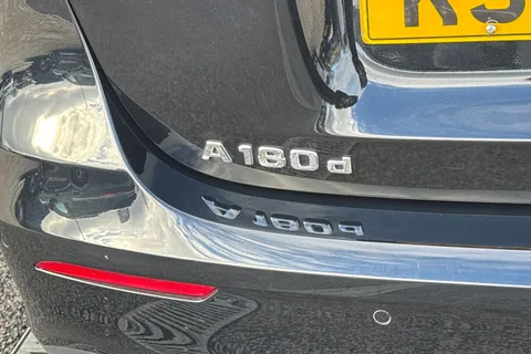 KS20VST Mercedes-Benz A Class 1.5 A180d AMG Line (Executive) 7G-DCT Euro 6 (s/s) 5dr Thumbnail #26